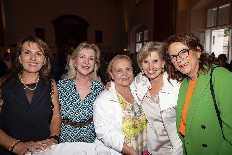 Ivana Stürzenbaum, Martina Moosleitner, Lisa Gradenegger, Romy Seidl, Alexandra Ronacher