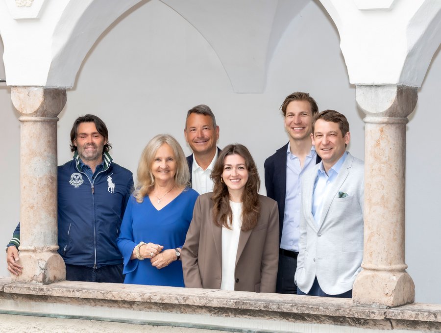 Das Organisationsteam der Kunsthilfe Ausschreibung 2026