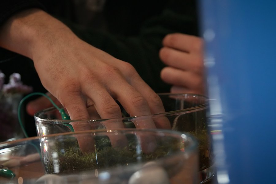 Arno Deutschbauer, Musizieren durch Berührung