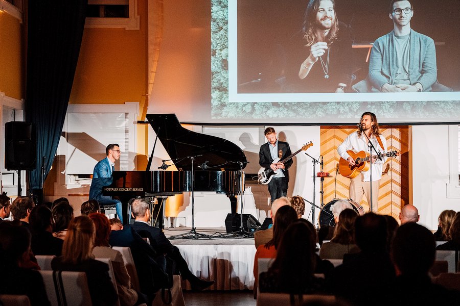 Michael Frankenberger (Filmkomponist), Leonhard Golser (Musiker), Dominic Muhrer (Frontman und Sänger „The Makemakes“)