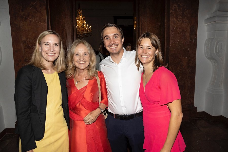 Nicole Reiter, Eva Weissenbacher, Thomas Weissenbacher mit Chiara Wagner