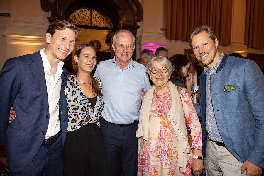 Dominique Schichtle (Kunsthilfe Salzburg), Christina Roth (CR Ledermanufaktur), Helmut Roth (Roth Wirtschafts- und Unternehmenscoaching), Maria Poret Monthaye, Maximilian Gössl (Gössl GmbH)