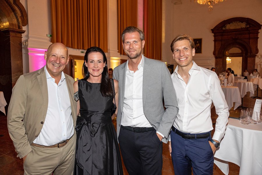 Hermann Wonnebauer (Zürcher Kantonalbank Österreich AG), Sabrina und Christoph Reichl (BUERO R), Dominique Schichtle