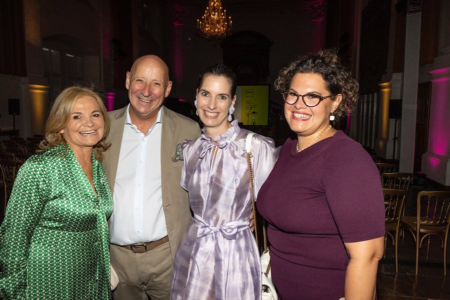 Claudia und Hermann Wonnebauer (Zürcher Kantonalbank Österreich AG), Corinna Guera, Veronika Leonhartsberger