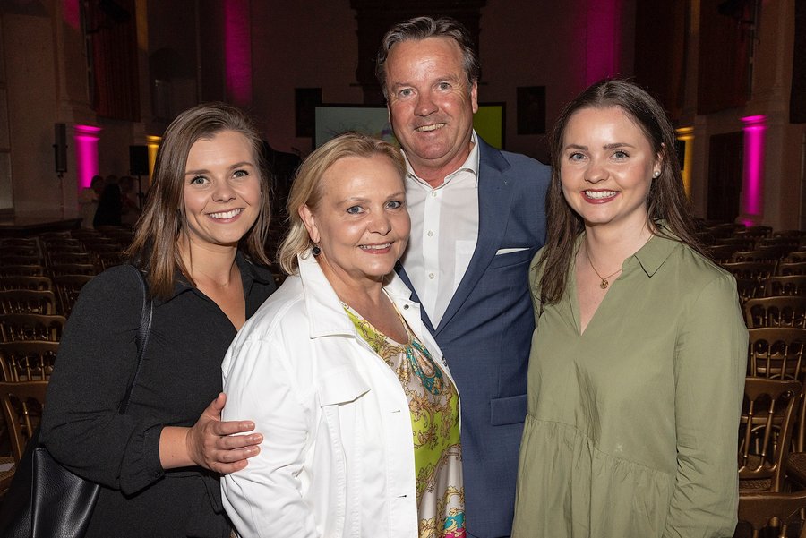 Isabel, Lisa, Wolfgang und Christine Gradenegger