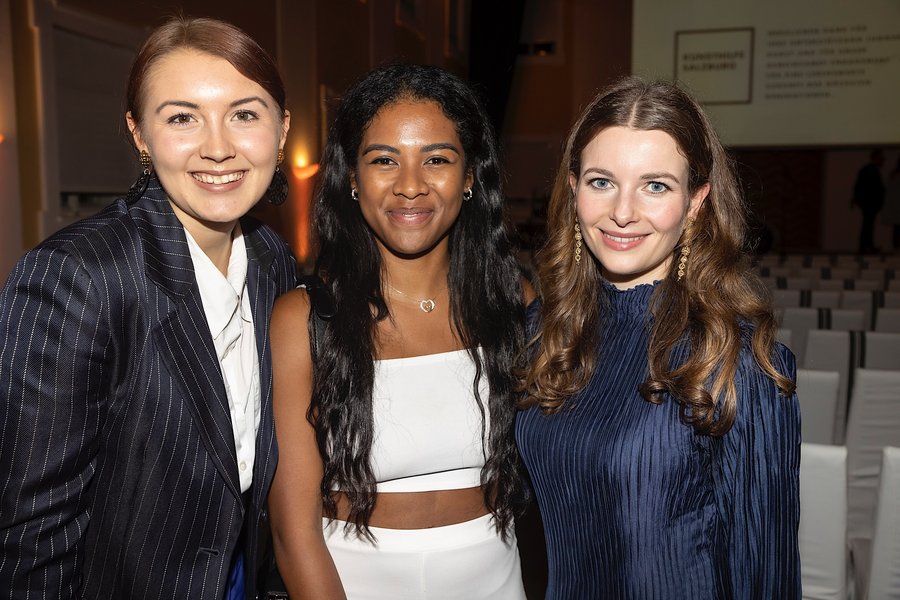 Julia Gehmacher (Gehmacher Home), Kryzle Dina (Bildende Künstlerin), Lena Stöllinger (Bildende Künstlerin)